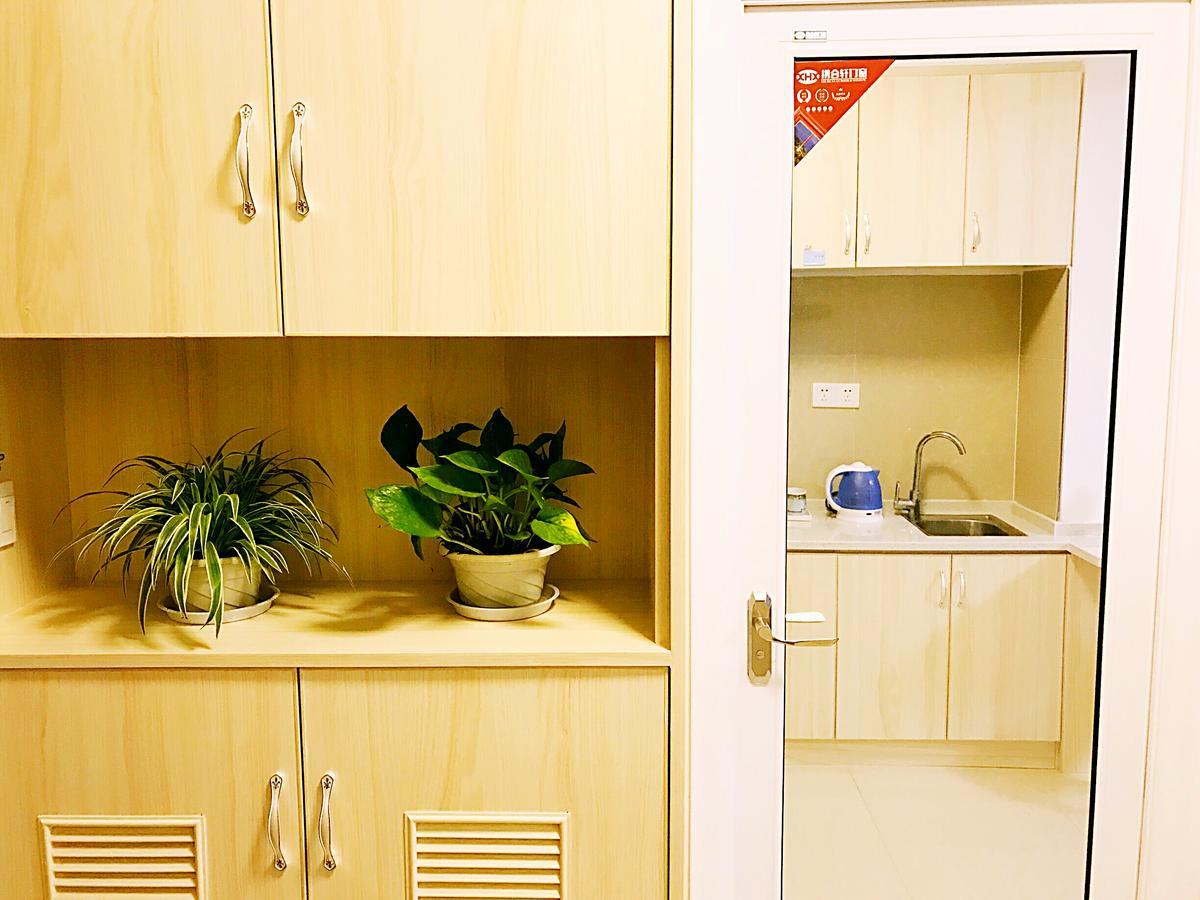 Line 2 Apartment Wuhan Exterior foto