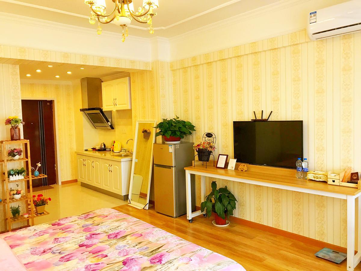 Line 2 Apartment Wuhan Exterior foto